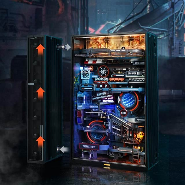 Desktop Computer Gaming Table And Decorative Ornaments